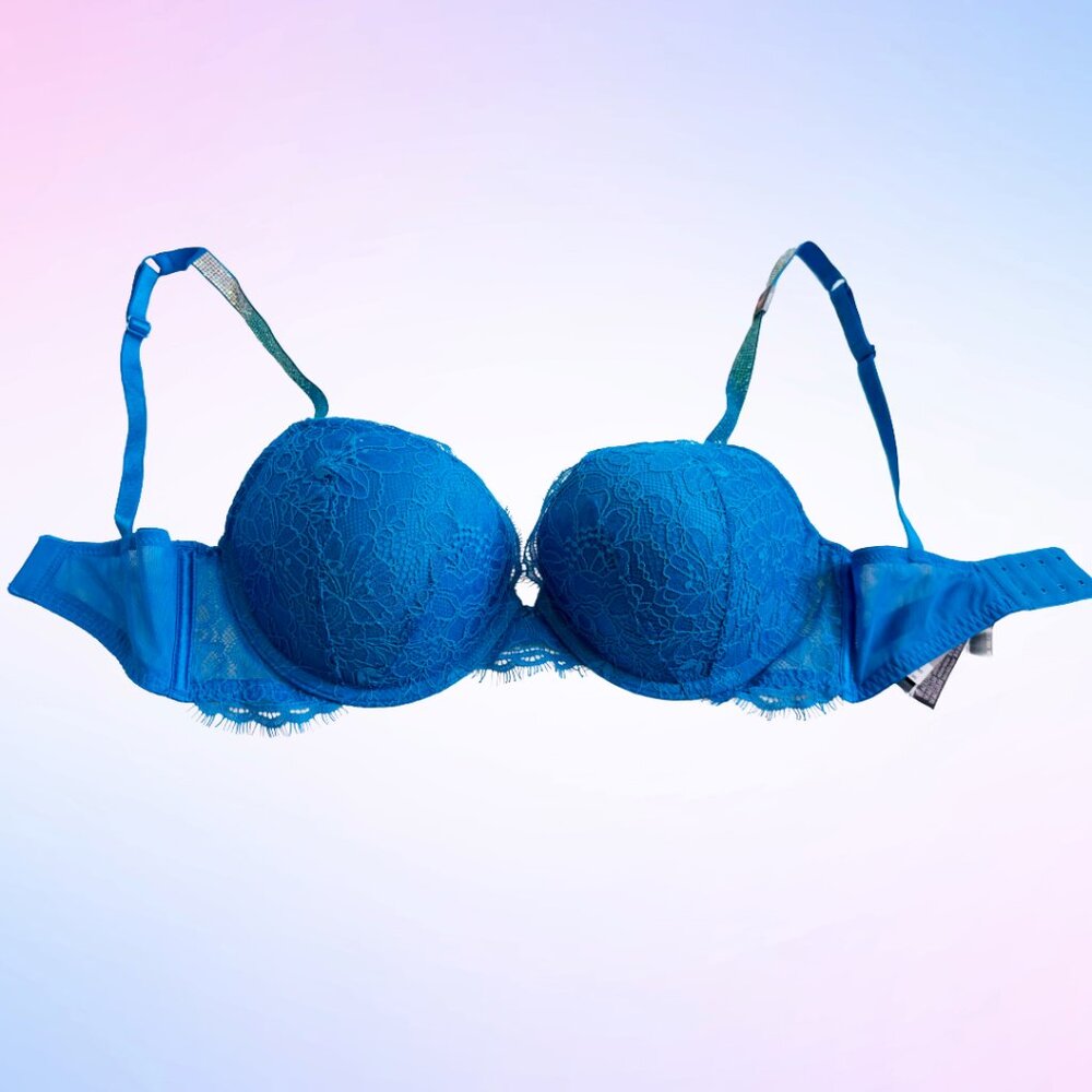 NEW WITH TAGS VS BRA WITH LACE AND RHINESTONE STRAPS 32DD